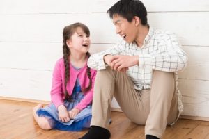 【児童期：10～11歳】共感力と想像力から環境への適応力を高める_家庭内で感情を言葉で伝える「素直ゲーム」はおすすめ